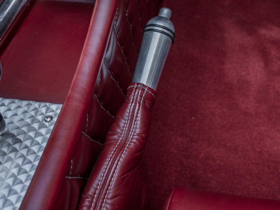 Детали интерьера Spyker C8 Spyder 2006 года  (фото 94 из 131)